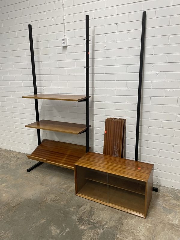 Vintage mahonki naruhylly lasikaapilla