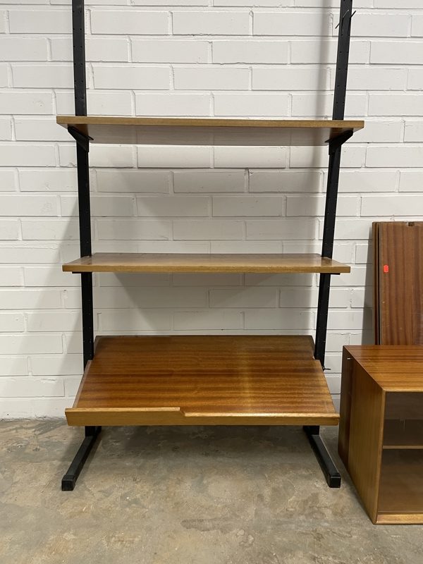 Vintage mahonki naruhylly lasikaapilla