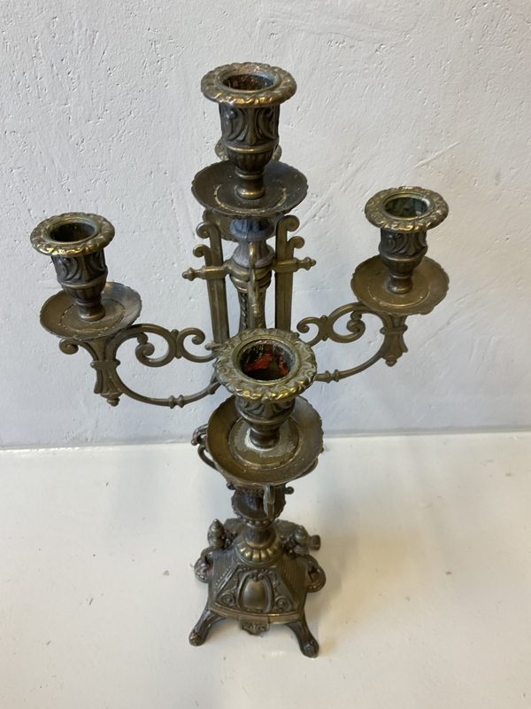 Messinkinen kynttelikkö 2kpl