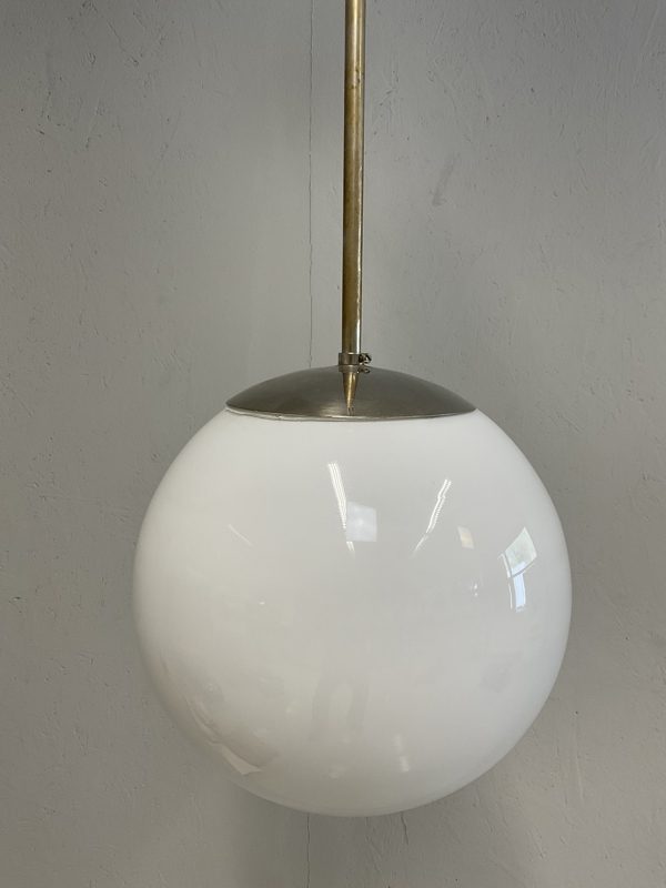 Katto valaisin pallovalaisin