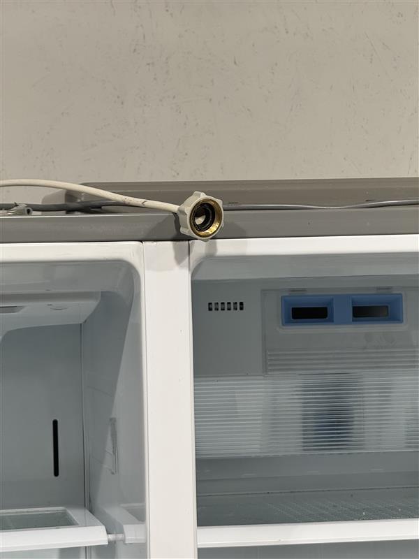 LG jääkaappi jääpalakoneella