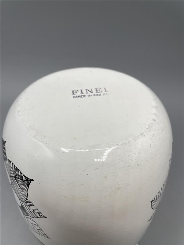 Finel Kukka emalikaadin, Esteri Tomula