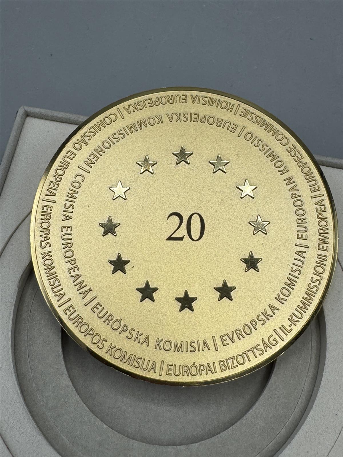 Pronssimitali Arthus-Bertrand European Commission 20th Anniversary