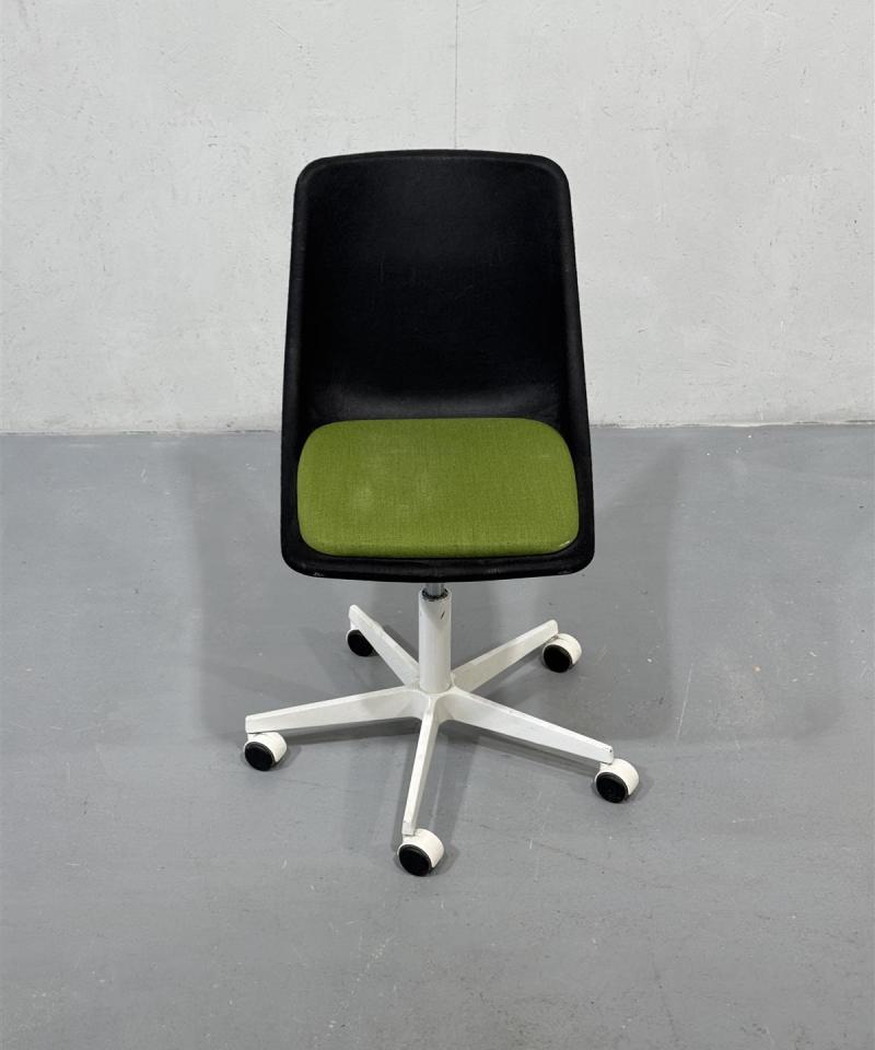 Inno Kola Stac Z työtuoli korkeussäädöllä