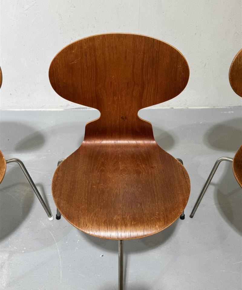 Fritz Hansen Muurahainen tuoli tiikki (4 kpl)