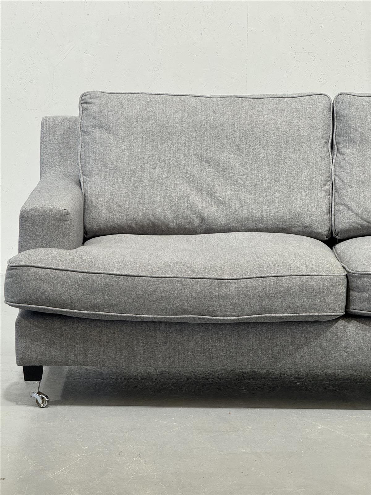 Howard tyylin 2,5-istuttava sohva