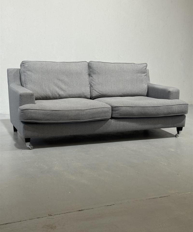 Howard tyylin 2,5-istuttava sohva