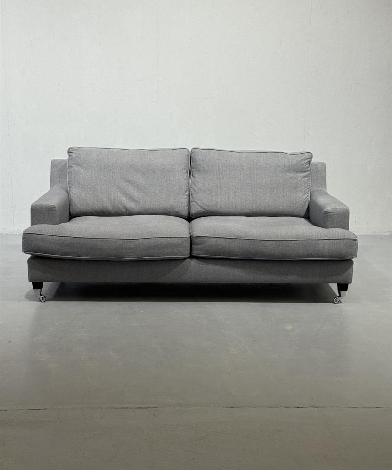 Howard tyylin 2,5-istuttava sohva