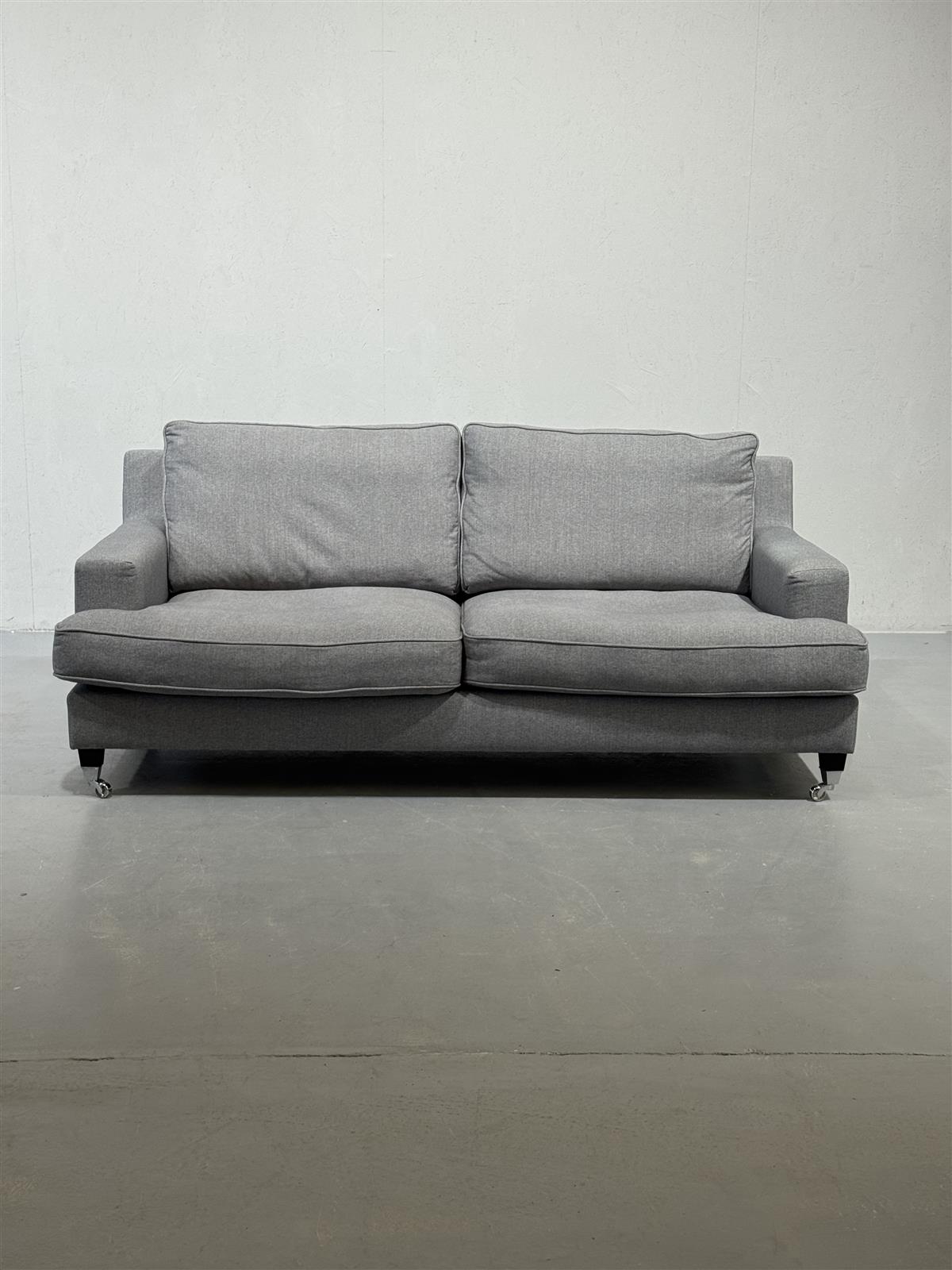 Howard tyylin 2,5-istuttava sohva