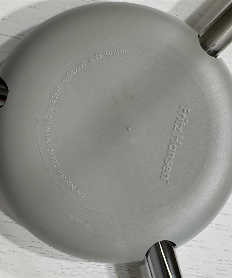 Fritz Hansen Muurahainen tuoli valkoinen (4 kpl)