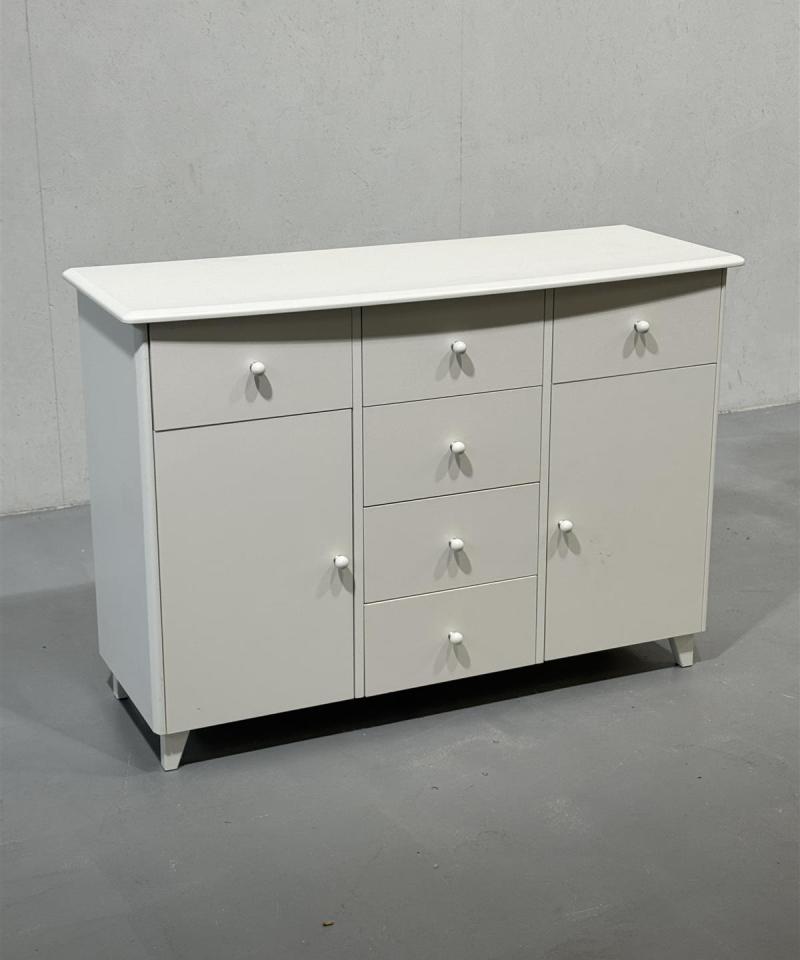 Valkoinen senkki 125cm, moderni