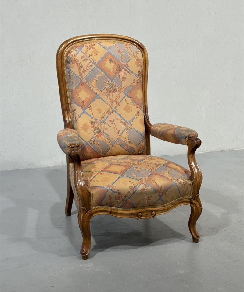 Rokokoo nojatuoli vaalea runko