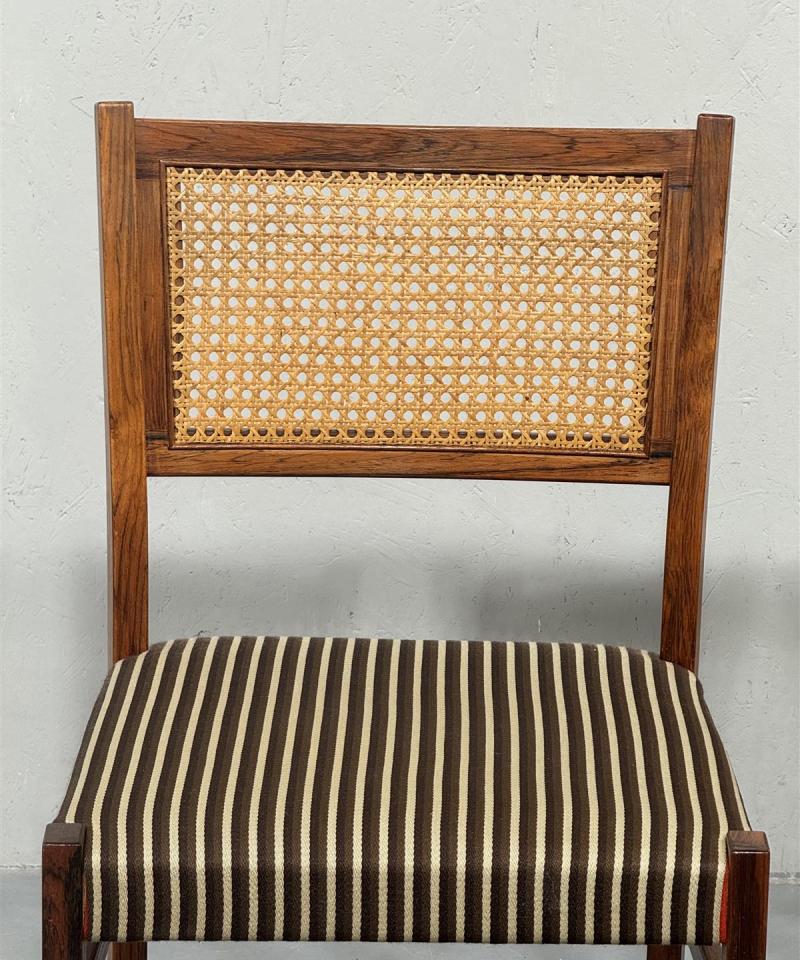 Vintage teak tuolit rottinki ja kangas (4kpl)