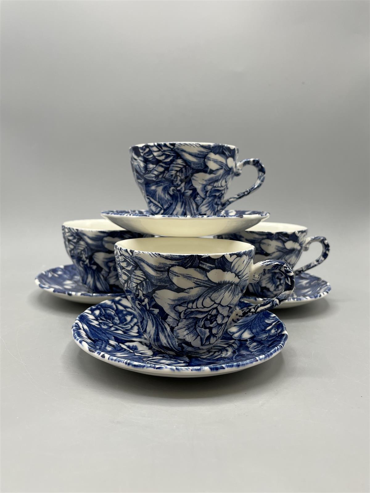 Churchill teekupit ja lautaset 4kpl