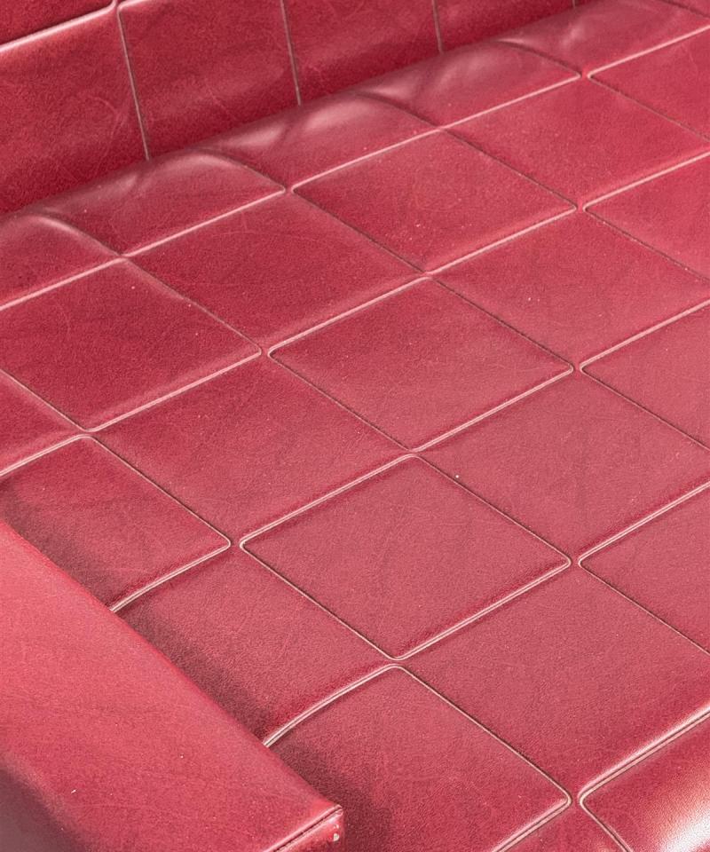 Retro sohva viininpunaisella kernillä, teak levitettävä