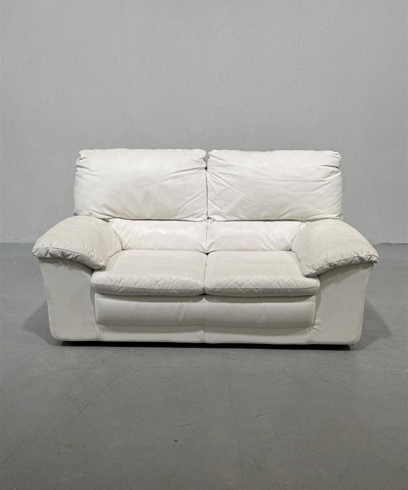 Natuzzi 2 istuttava nahkasohva valkoinen