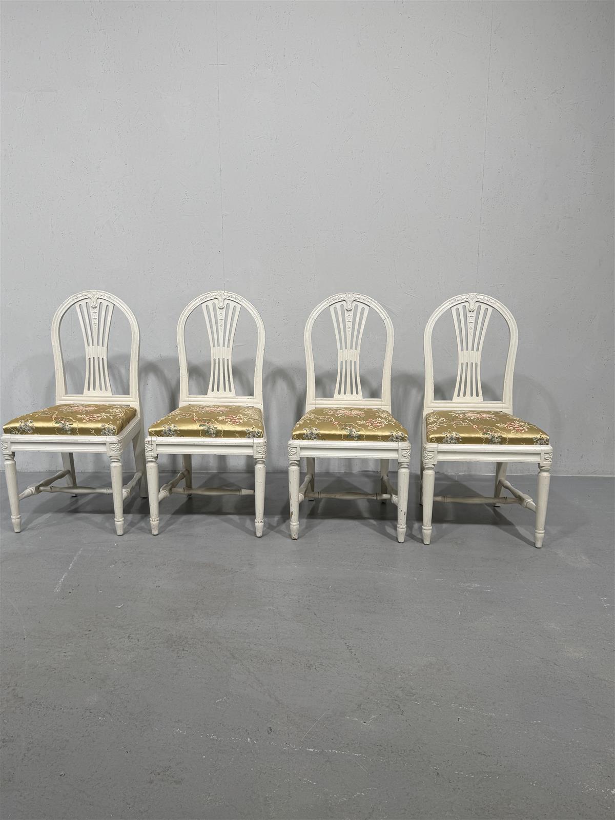 Vintage kustavilainen tuoli, valkoinen (4 kpl)