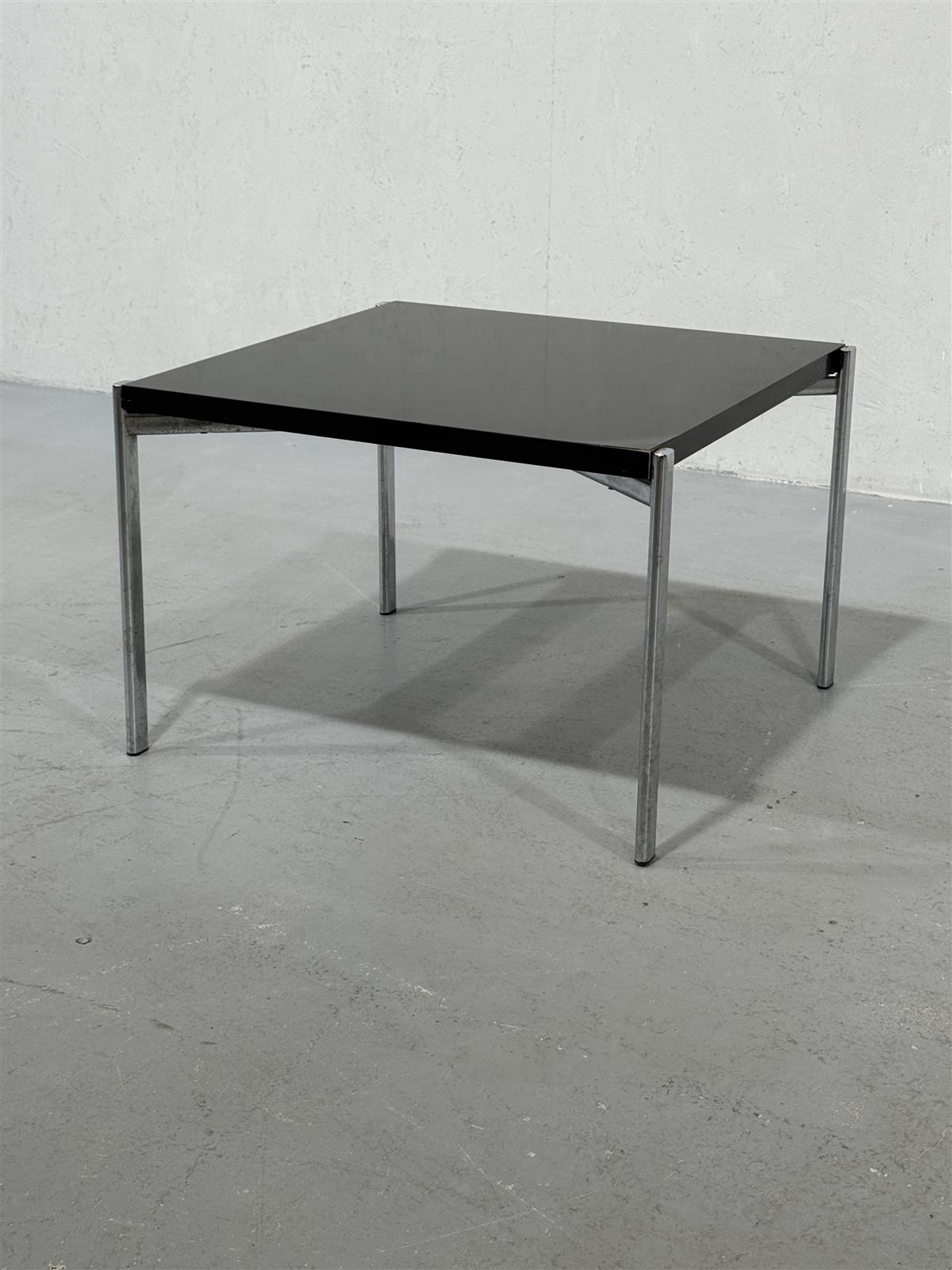 Artek Kiki pöytä Ilmari Tapiovaara