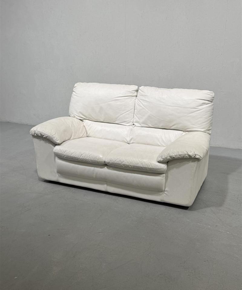 Natuzzi 2 istuttava nahkasohva valkoinen