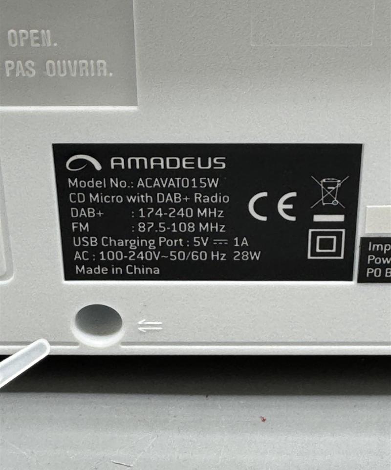 Amadeus Cavato CD Micro radio soitin