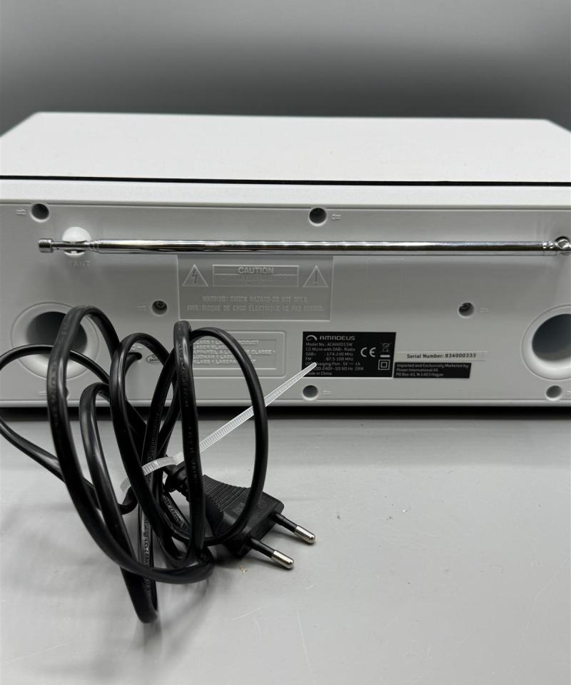 Amadeus Cavato CD Micro radio soitin