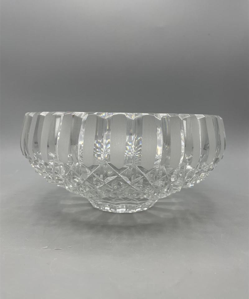 Lasinen tarjoilukulho