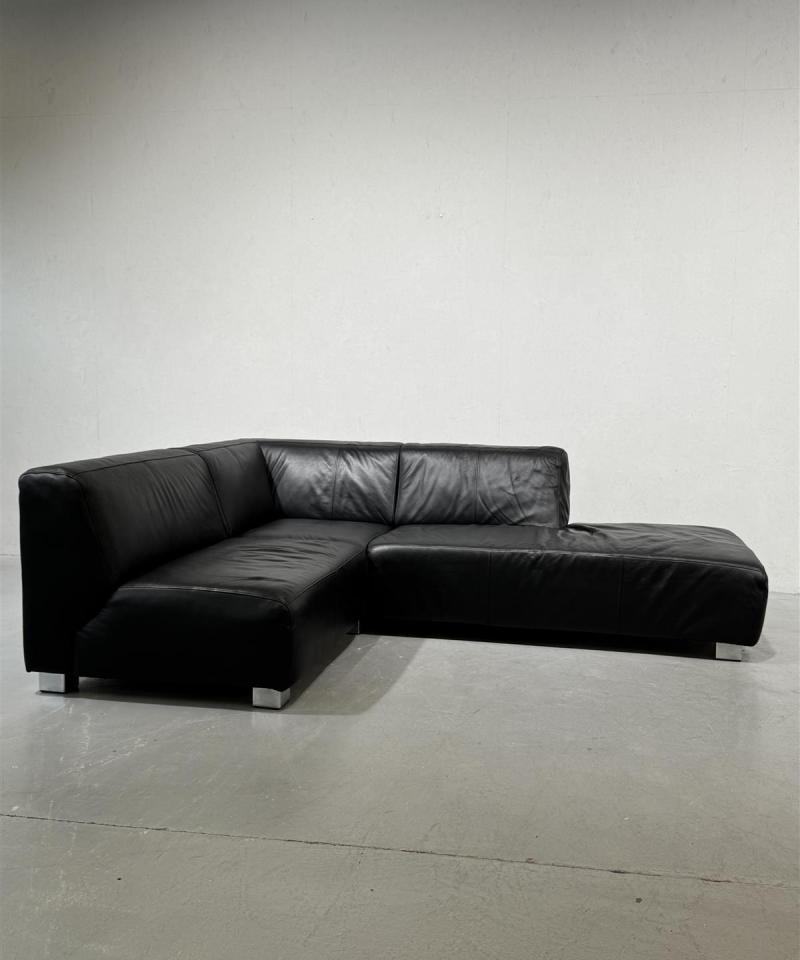 Finsoffat avokulmasohva, musta nahka