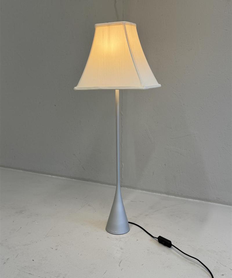 Pascal Mourgue Design Cinna pöytälamppu