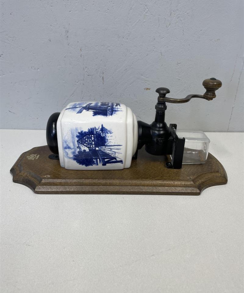 Vintage Zassenhaus kahvimylly seinälle