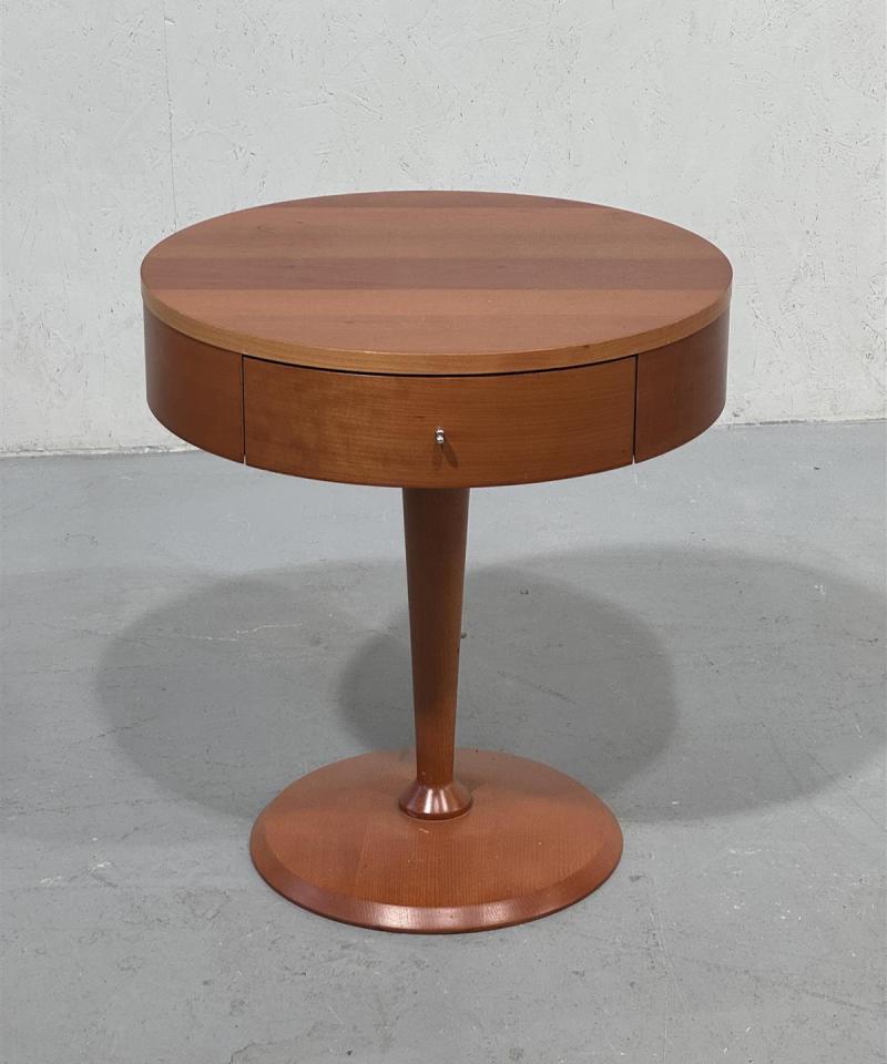 Calligaris pyörivä sivupöytä laatikolla