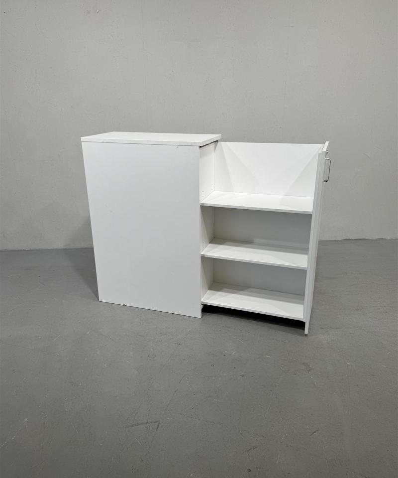 Siso sivukaappi oikealle, avaimella