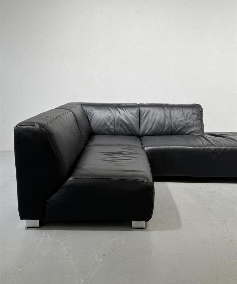 Finsoffat avokulmasohva, musta nahka
