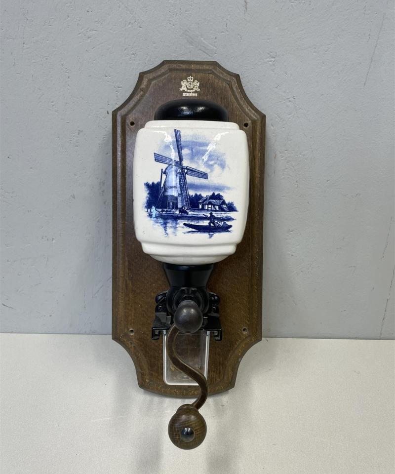 Vintage Zassenhaus kahvimylly seinälle