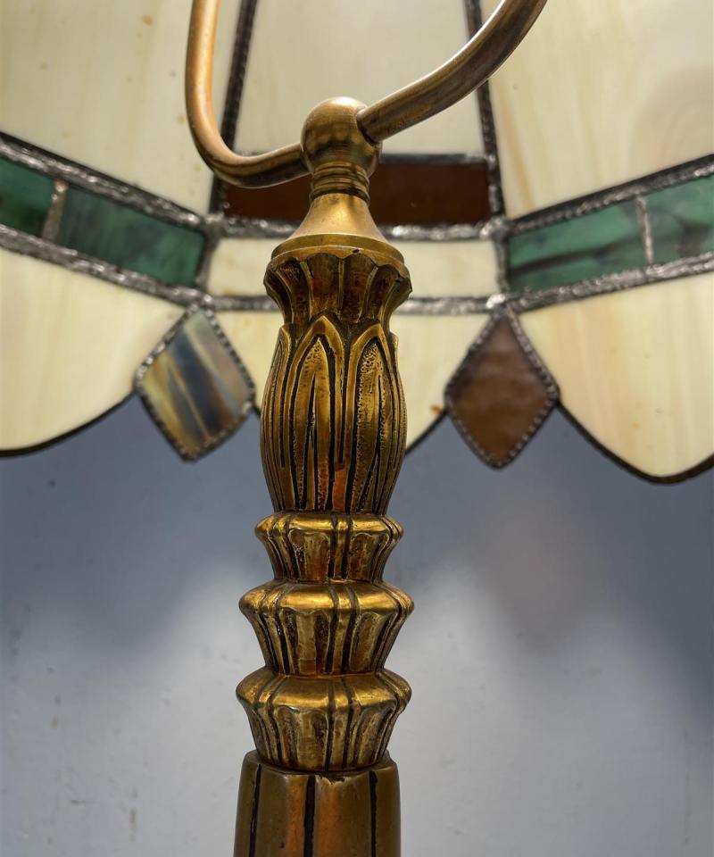 Vintage Tiffany-tyylinen pöytävalaisin