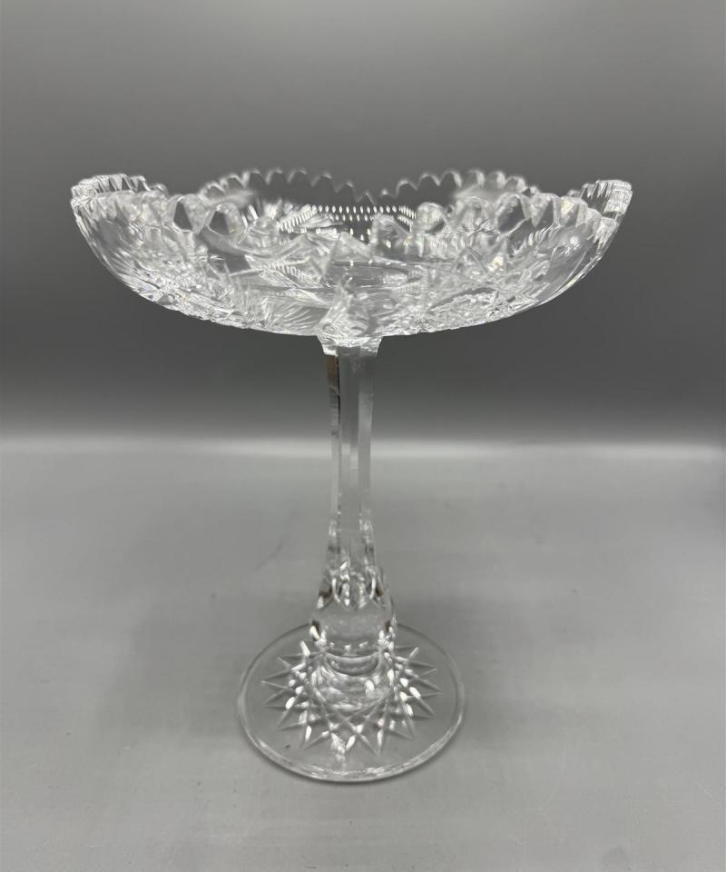 Kristallimalja jalalla