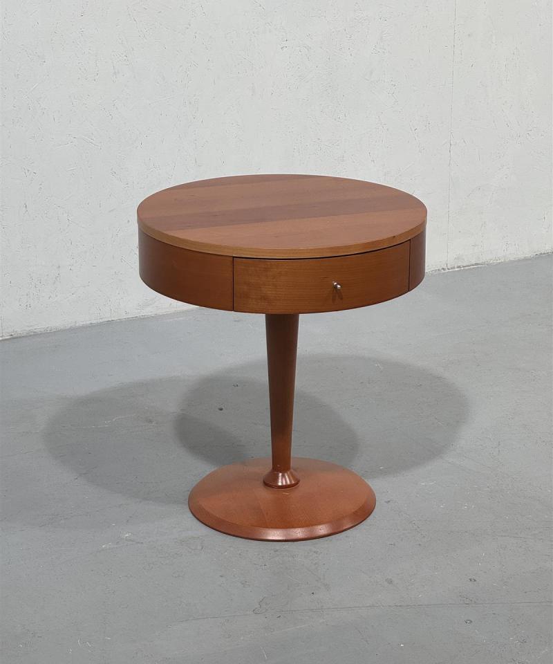 Calligaris pyörivä sivupöytä laatikolla