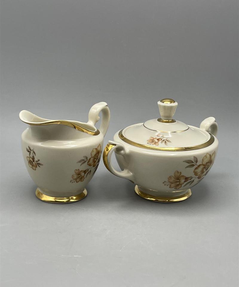 Arabia Myrna kahviastiasto 42-osaa, Olga Osol