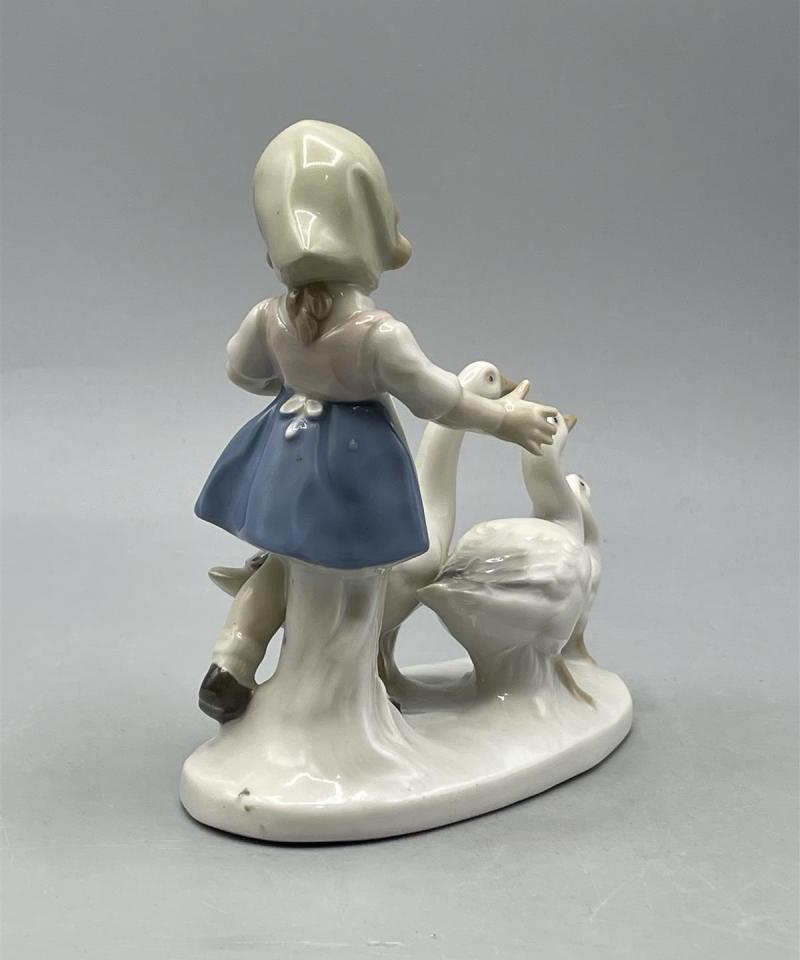 Vintage Tyttö ja Hanhet posliini figuuri, GDR