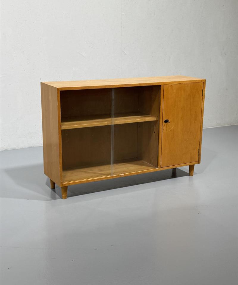 Vintage 60-luku kaappi