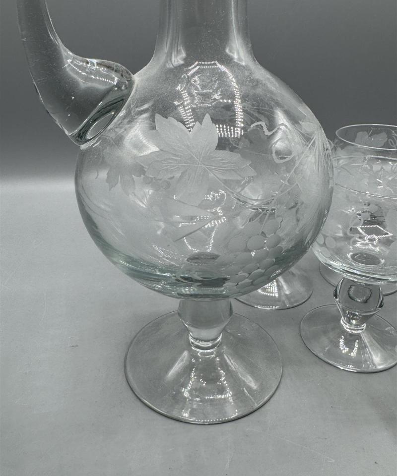 Vintage karahvi ja lasit, pintahiottu lasi