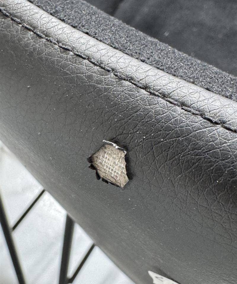 Baarituolit, mustat (2 kpl)