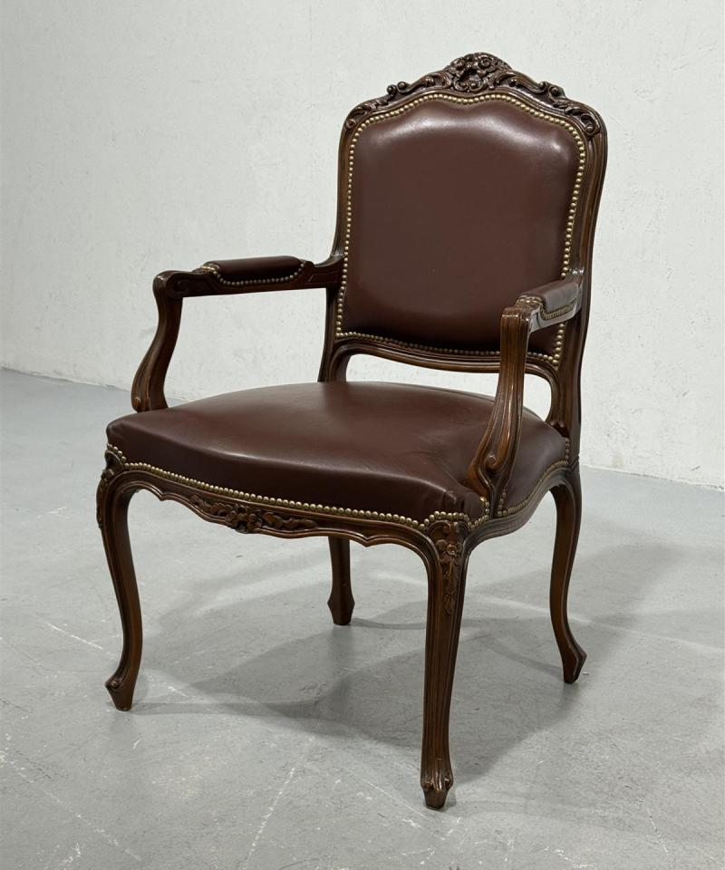 Rokokoo nojatuoli nahkaverhoilu