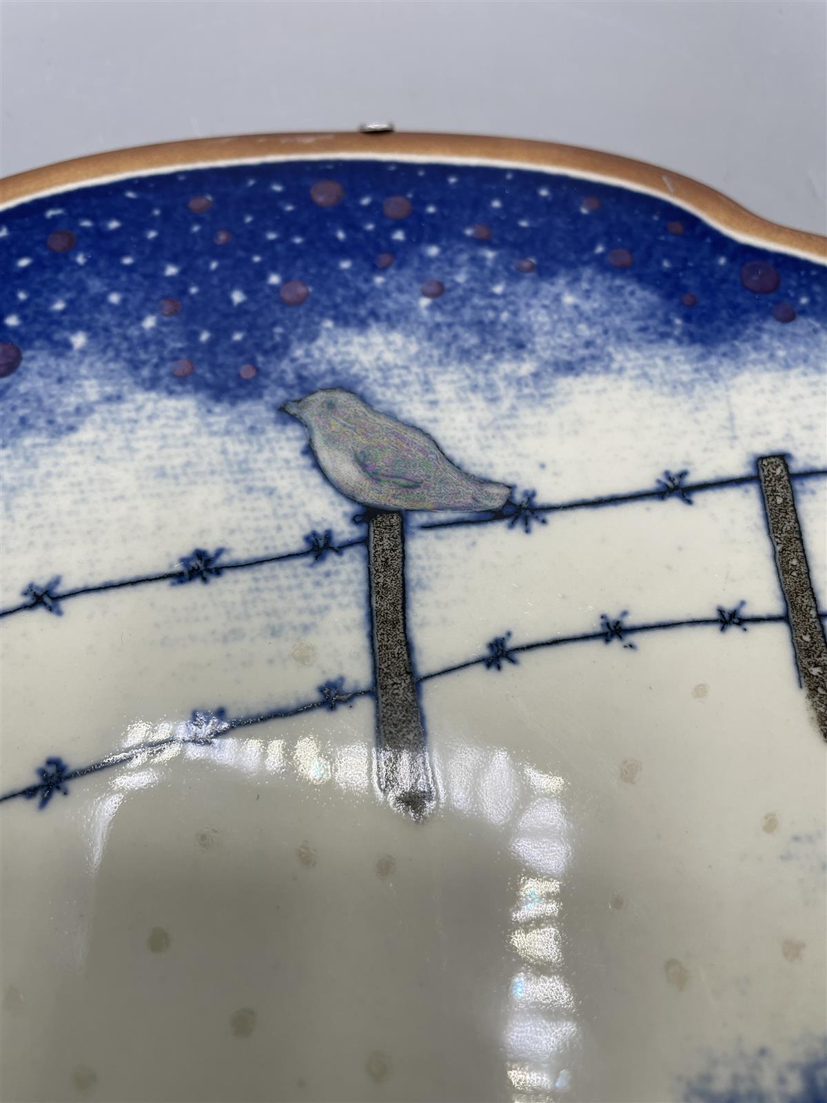 Arabia Varpunen seinälaatta, Heljä Liukko-Sundström