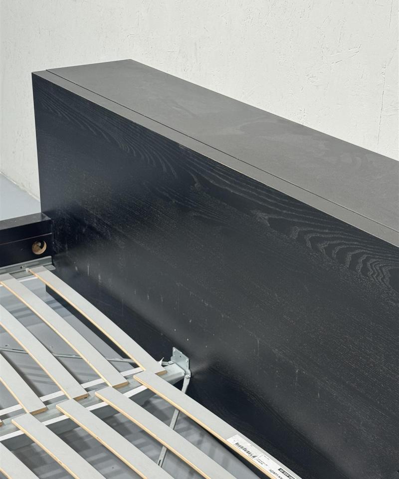 Ikea Malm sängynrunko, kasattuna