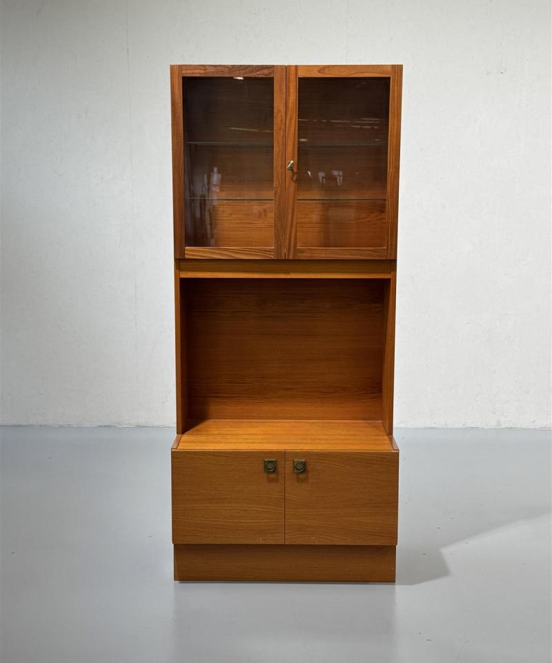 Vintage teak vitriini hyllykkä alakaappi