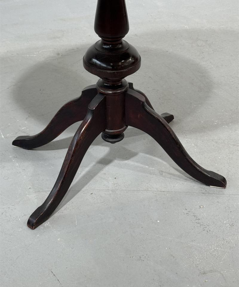 Vintage ovaali kahvipöytä