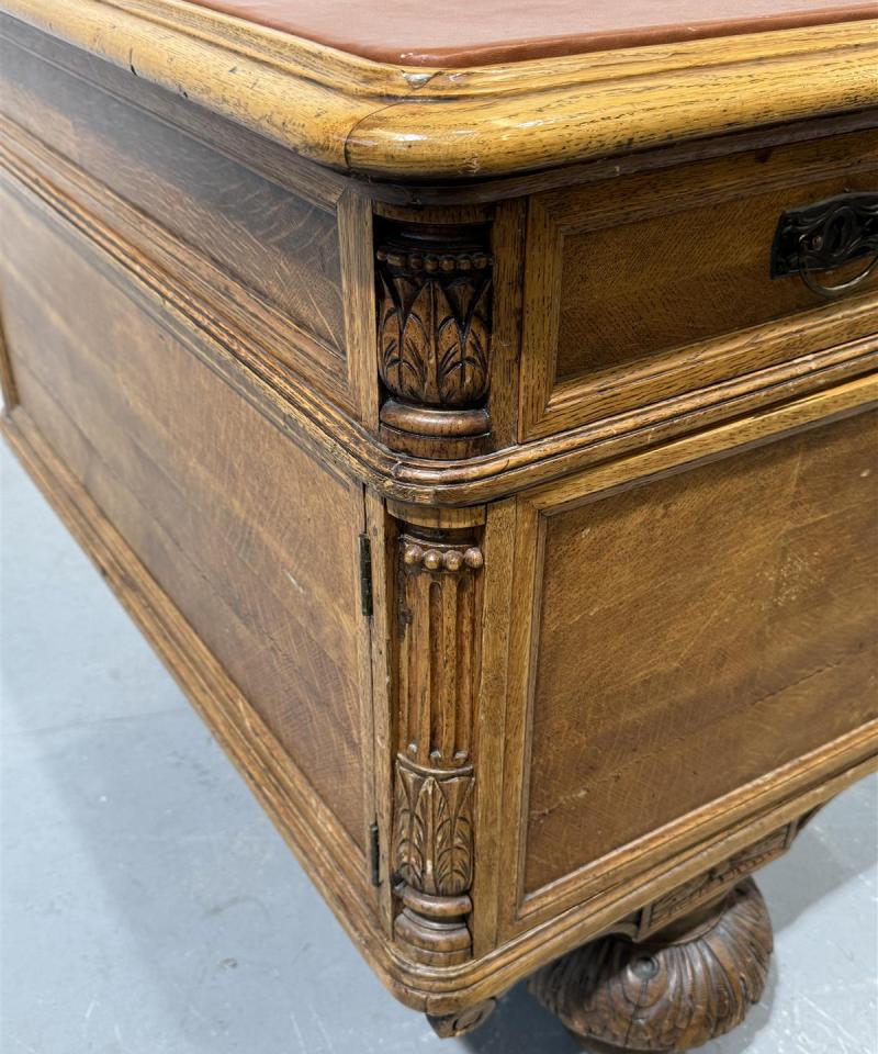 Tammipuu kirjoituspöytä nahkatasolla 184x97