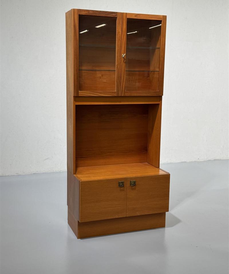 Vintage teak vitriini hyllykkä alakaappi