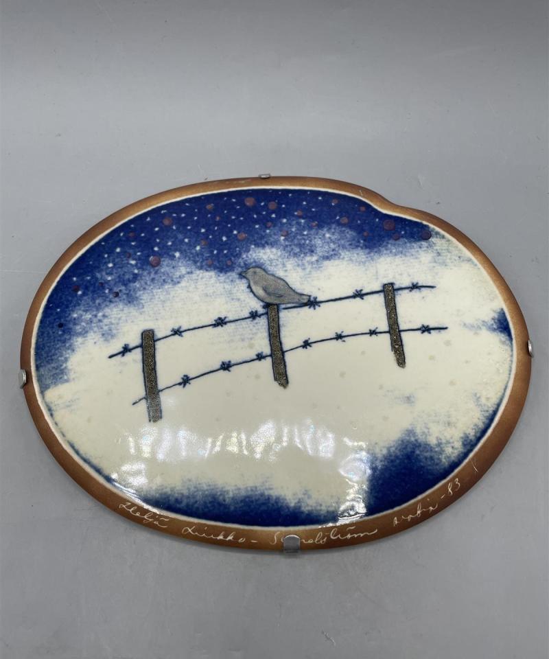 Arabia Varpunen seinälaatta, Heljä Liukko-Sundström