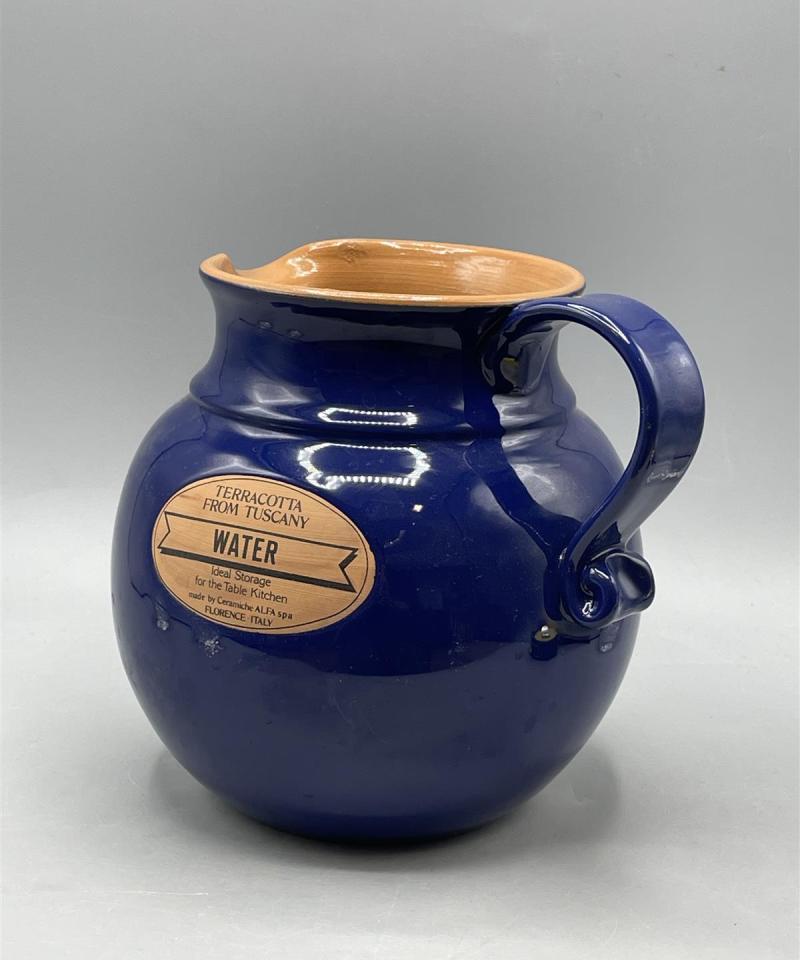 Terracotta keraaminen vesikannu, Italia